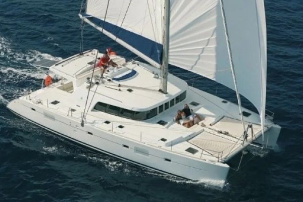Kahan'bu Catamaran